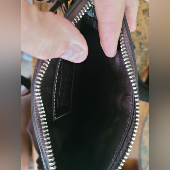 Dooney & Bourke Brown Crossbody Bag with Structured Design - Picture 6 of 8